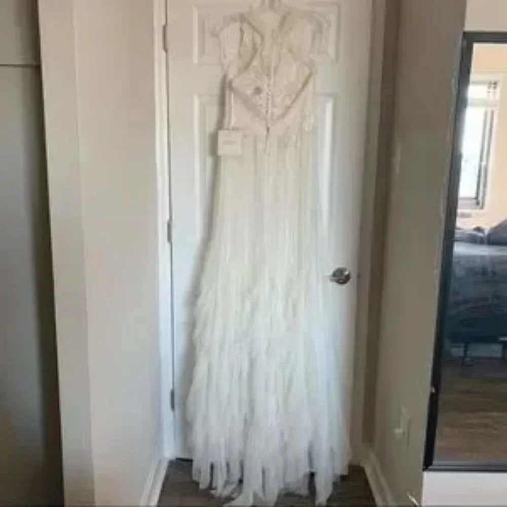 Pronovias Draconia Wedding Dress - Picture 4 of 13